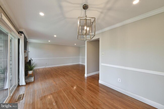 Building Photo - 3403 Honey Run Rd