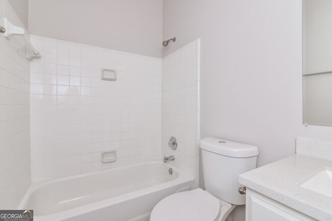 Building Photo - 2935 Emerson Lake Dr