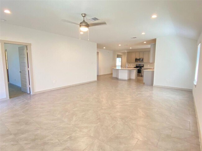 Building Photo - 3306 Silverton Dr