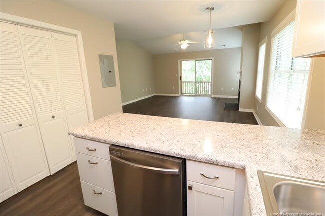 Building Photo - 2023 Bulon Dr