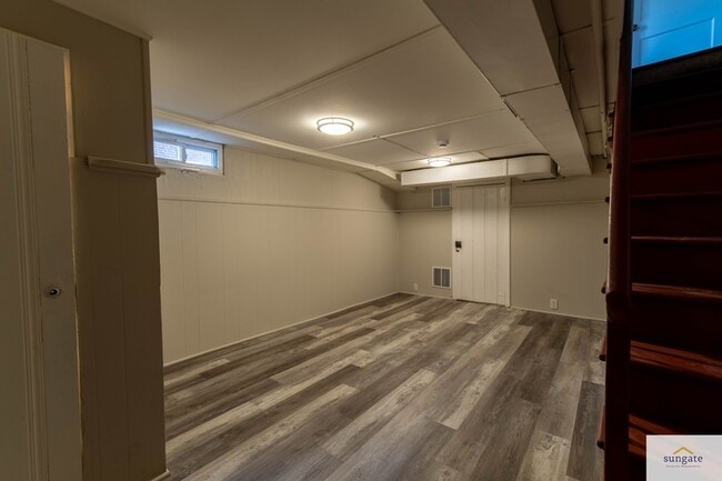 Building Photo - 5632 Pioneer Dr