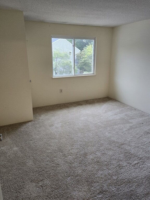 Building Photo - 9 Silver Hill Ln