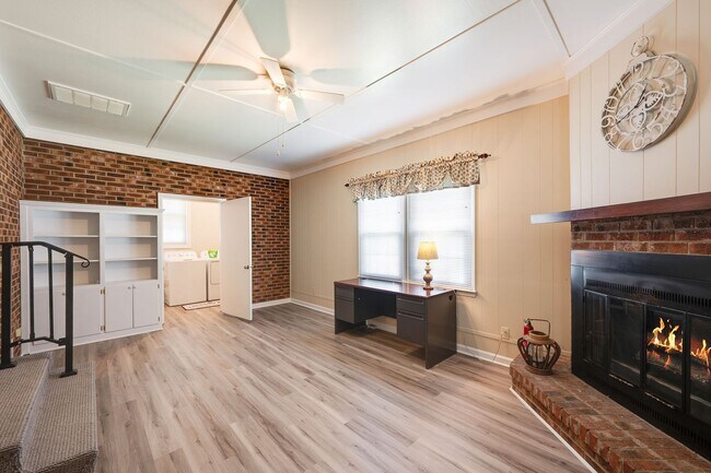 Building Photo - 2508 Canal Dr NW