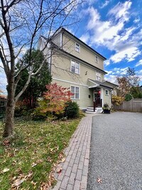 Building Photo - 150 Vassal Ln