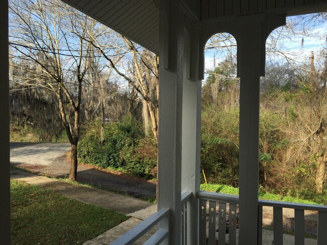 Building Photo - 27 Hemlock Dr