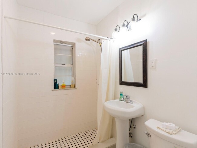 Building Photo - 6320 SW 58th Pl