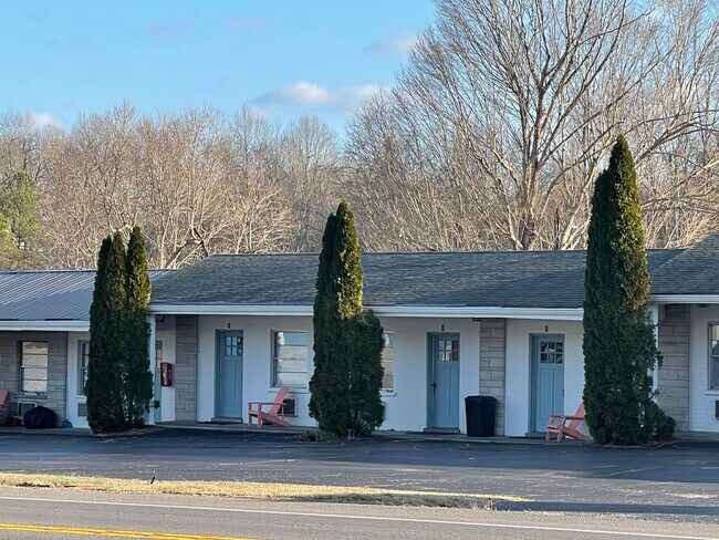 Building Photo - Studio Apt For Rent in Kuttawa Near Lake