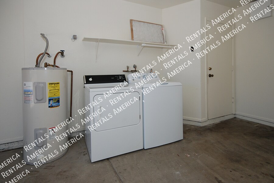 Building Photo - 3241 W Blackhawk Dr