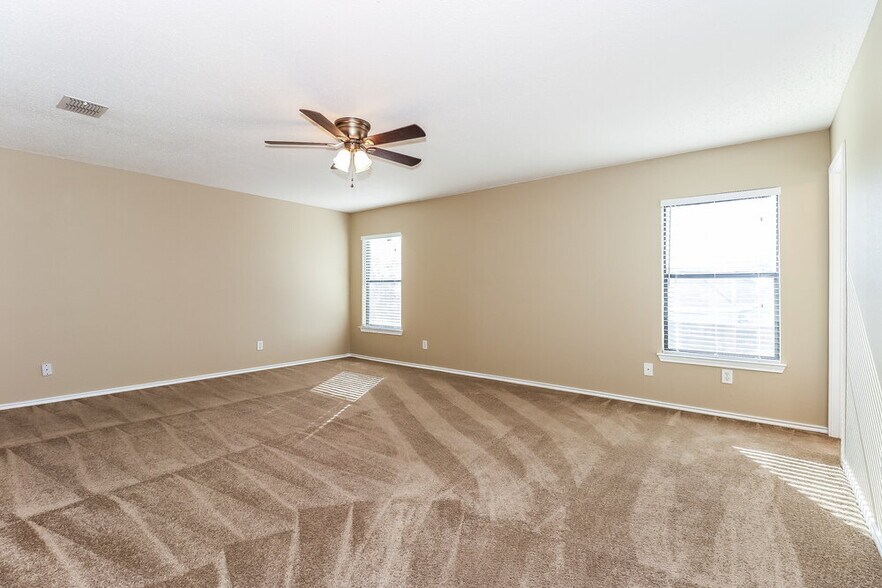 Building Photo - 5216 Dillon Cir