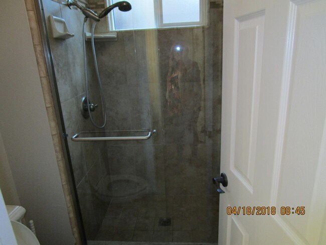 Building Photo - 1529 Lincoln Rd