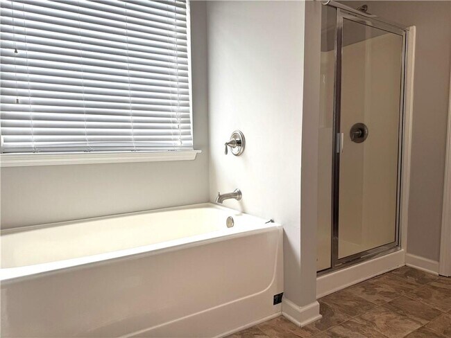 Building Photo - 3522 Village Enclave Ln