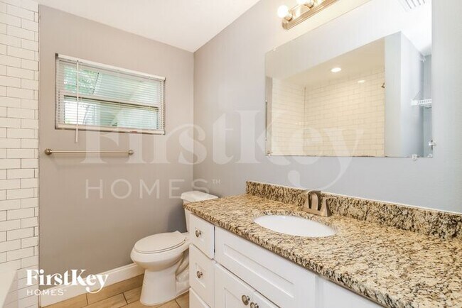 Building Photo - 4722 W Wyoming Ave