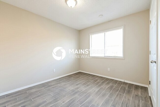 Building Photo - 4 Bedroom Pet-Friendly Home in Glenn Heights, TX with Main Street Renewal