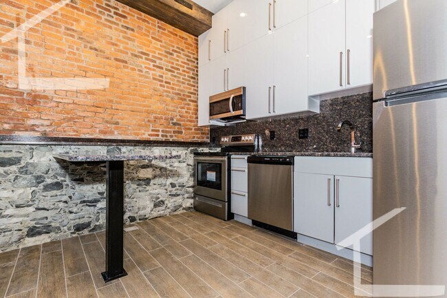 Building Photo - 1 bed 1 bath LOFT in Fenway..... don't miss out!! SEPT 1st