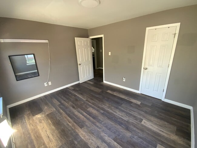 Building Photo - 111 E Pine St