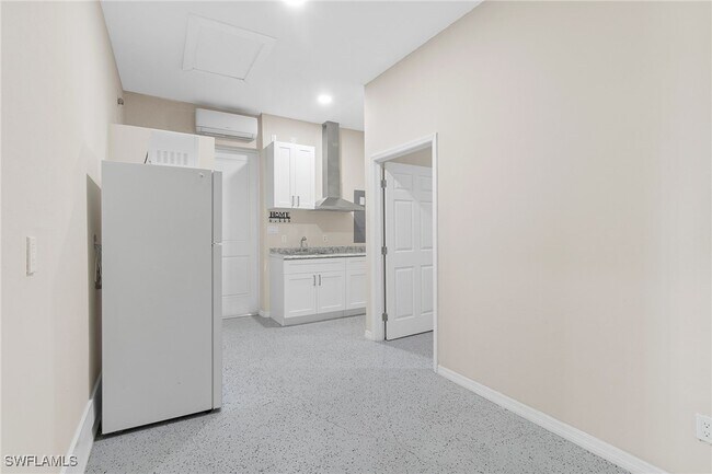 Building Photo - 2740 35th Ave NE