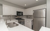 Building Photo - Welcome to this charming 1-bedroom, 1-bathroom home located in the desirable Carlsbad, CA