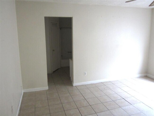 Building Photo - 17907 Fieldglen Dr