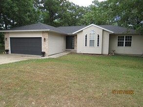 Building Photo - 3 bedroom house in Lake Ozark for rent