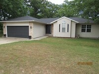 Building Photo - 3 bedroom house in Lake Ozark for rent