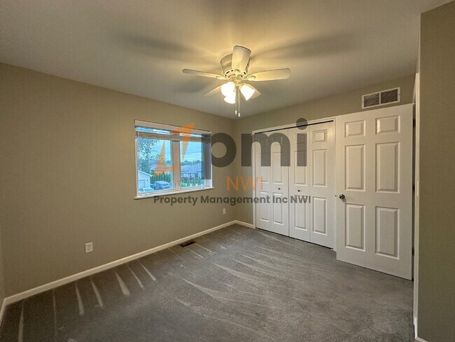 Building Photo - 219 Sandalwood Dr