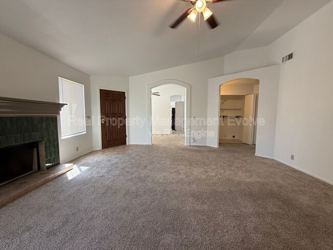 Building Photo - 4260 E Rosemonte Dr