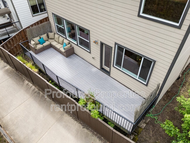 Building Photo - 20317 SW Gracie St