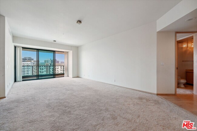 Building Photo - 10490 Wilshire Blvd