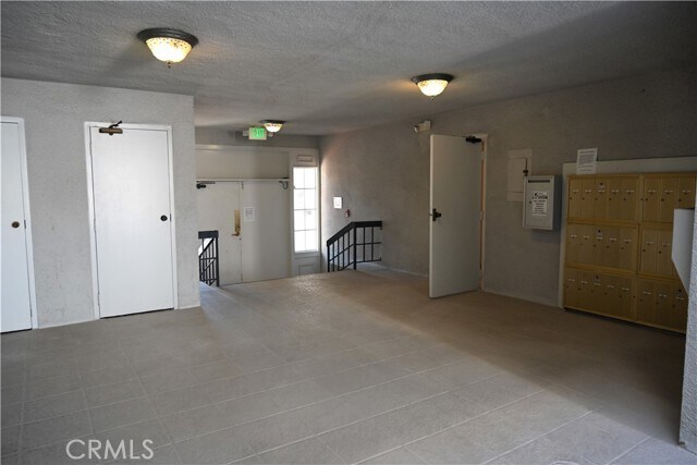 Building Photo - 497 S El Molino Ave