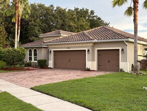 Building Photo - 3700 Paradiso Cir