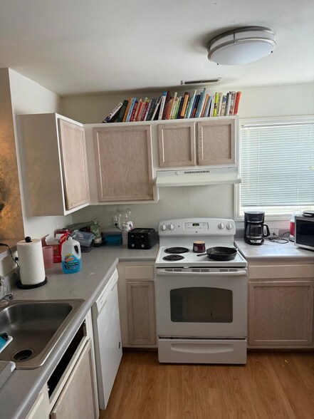 Building Photo - 1911 Wolf Tech Ln