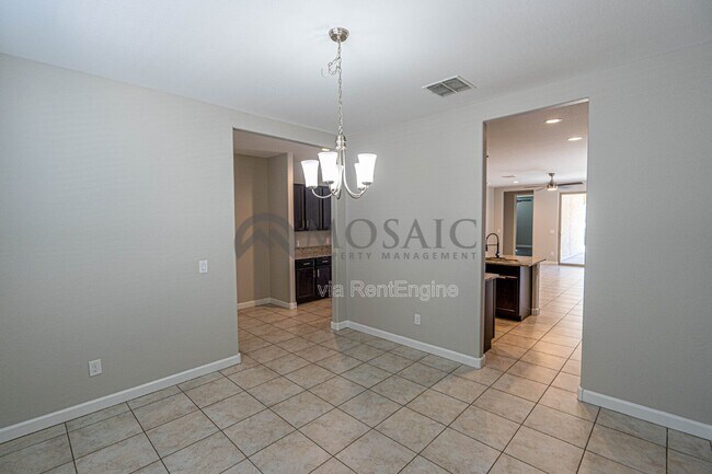 Building Photo - 763 W Brangus Way
