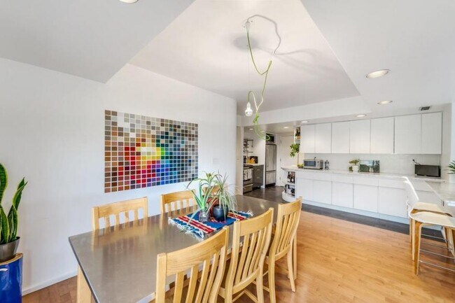 Building Photo - 2 bedroom in Seattle WA 98102