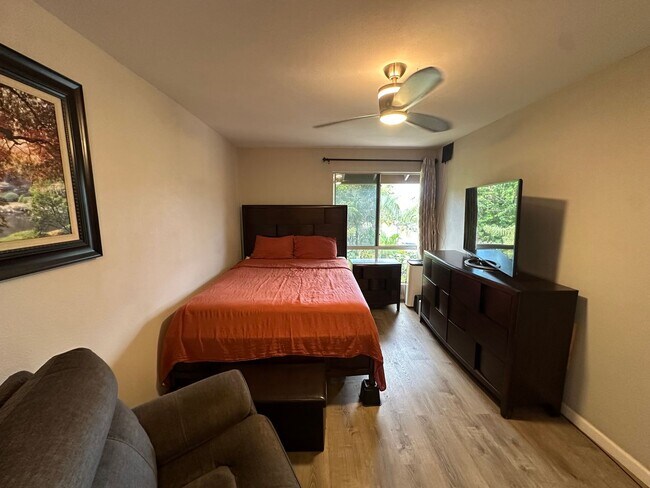 Building Photo - Upstairs Kihei Condo
