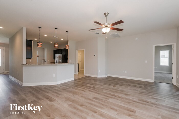 Building Photo - 5812 Valentino Way