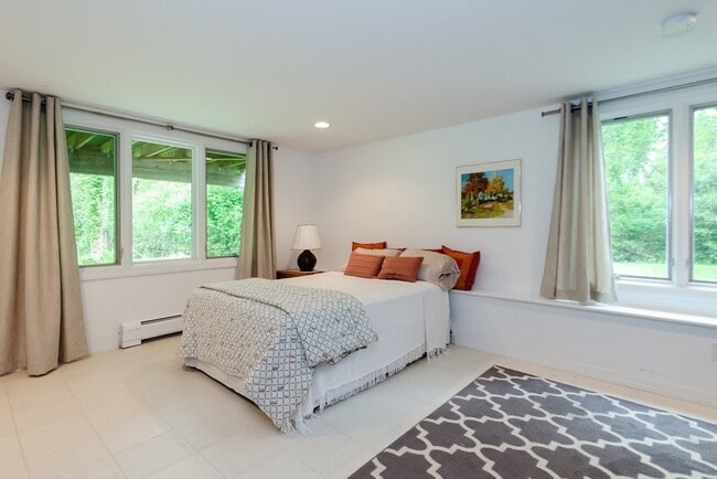 Building Photo - 3 Nonquitt Ave