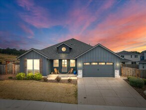 Building Photo - 3Bed/2 Bathroom Beautiful New Construction...