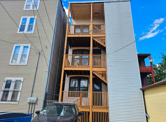 Building Photo - 2741 W 16th St