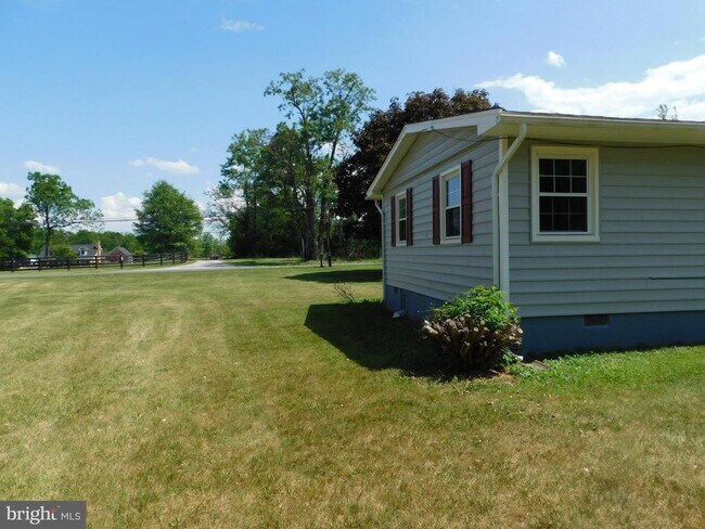 Building Photo - 1225 Kimble Rd