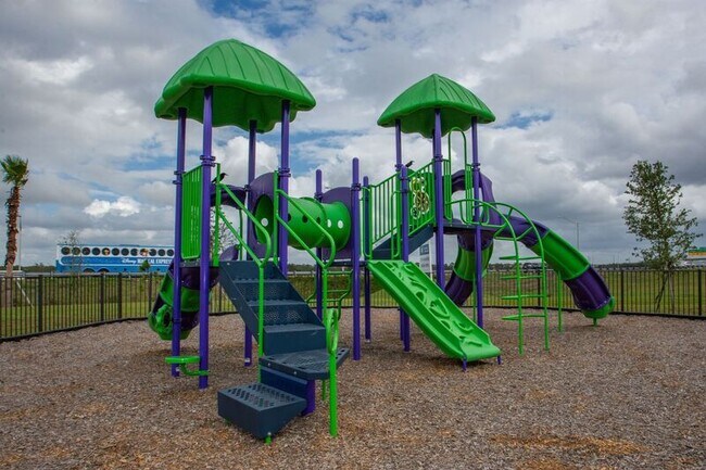 Building Photo - 3936 Plainview Dr