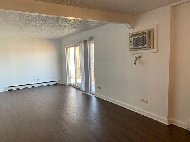 Building Photo - 7443 Washington St