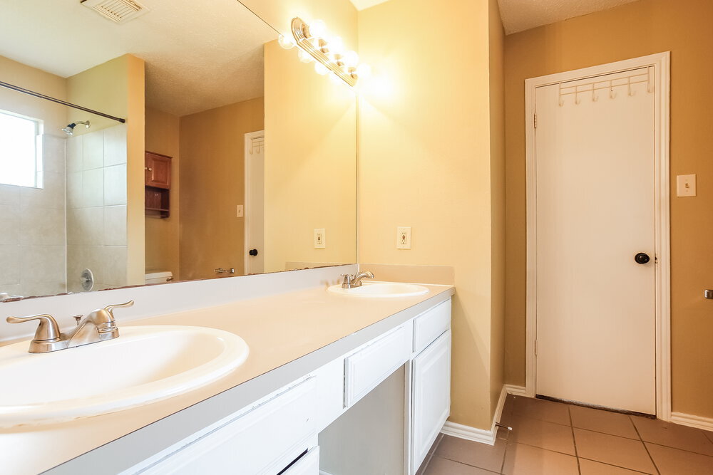 Building Photo - 6018 Fern Hollow Ct