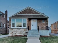 Building Photo - 9024 S Albany Ave