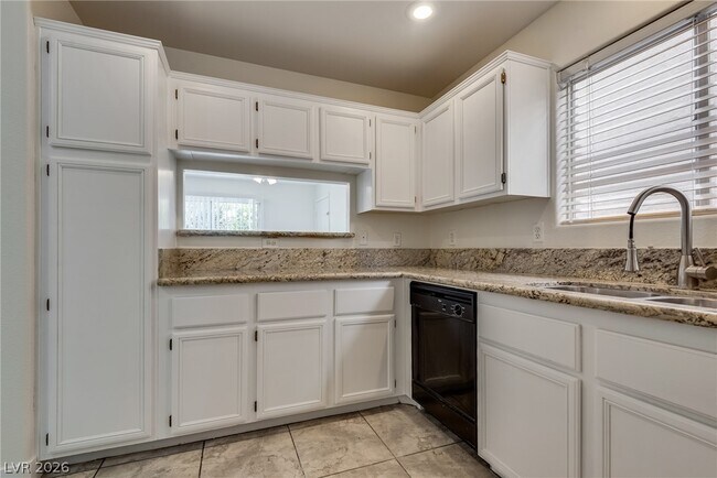 Building Photo - 5532 Cactus Thorn Ave