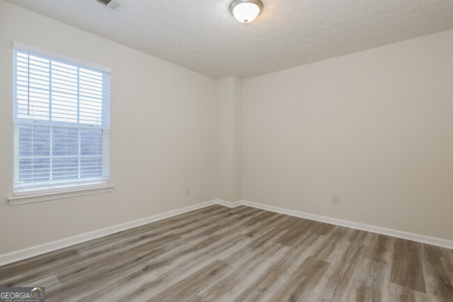 Building Photo - 617 Armitage Way