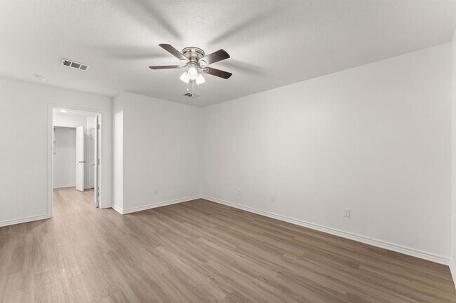 Building Photo - 14826 N Eldridge Pkwy