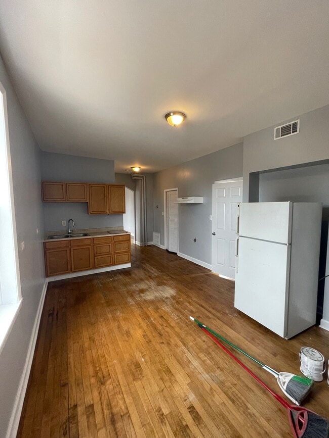 Building Photo - 4920 W 30th St