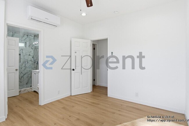 Building Photo - 1253 Del Rey Ave