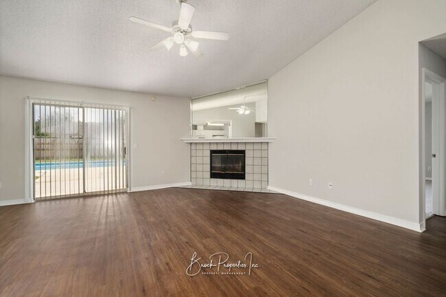 Building Photo - 2100 Blue Wind Dr