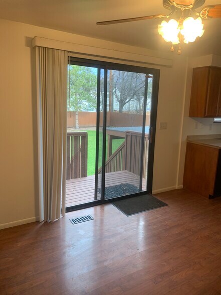 Building Photo - 851 E Newbold Cir